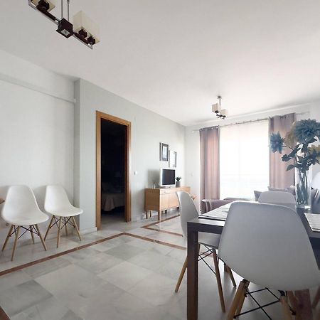 Apartamento en Primera Línea de Playa. Seis plazas. Estepona Exterior foto