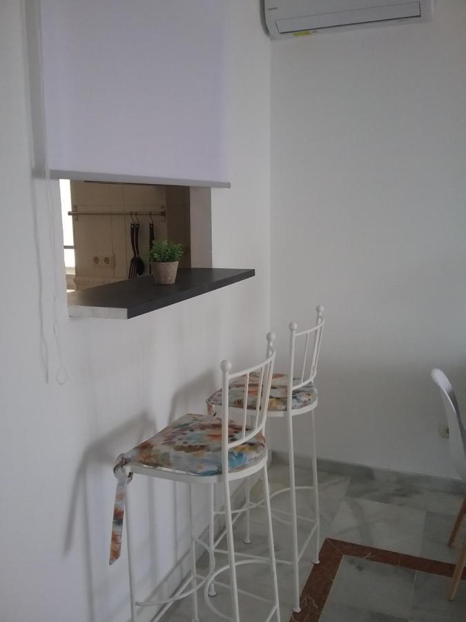 Apartamento en Primera Línea de Playa. Seis plazas. Estepona Exterior foto
